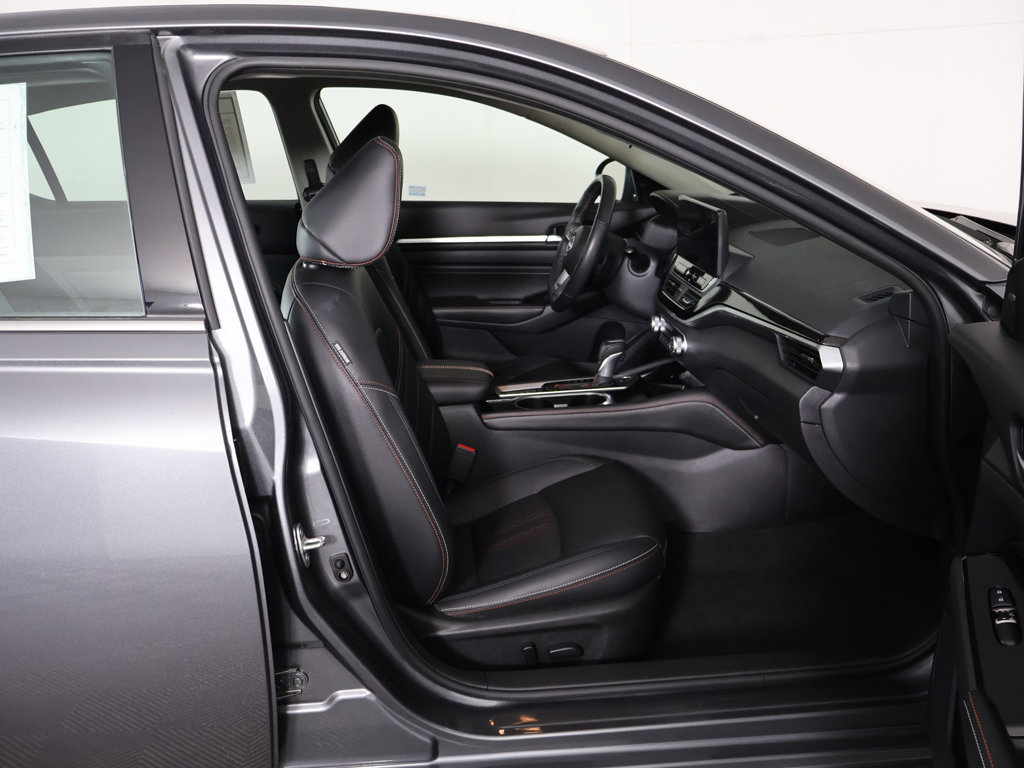 Used 2023 Nissan Altima 2.0 SR FWD image 31