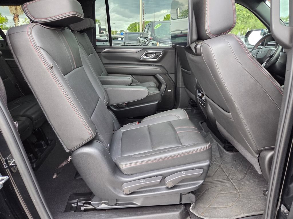 Certified 2024 Chevrolet Suburban RST w/ Luxury Package AWD/4WD image 17
