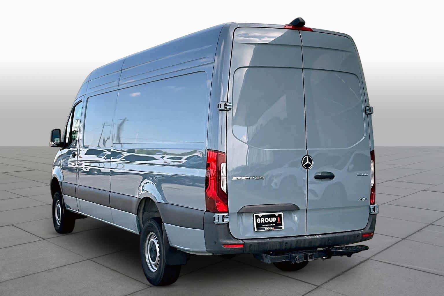 Used 2024 Mercedes-Benz Sprinter 2500 image 12