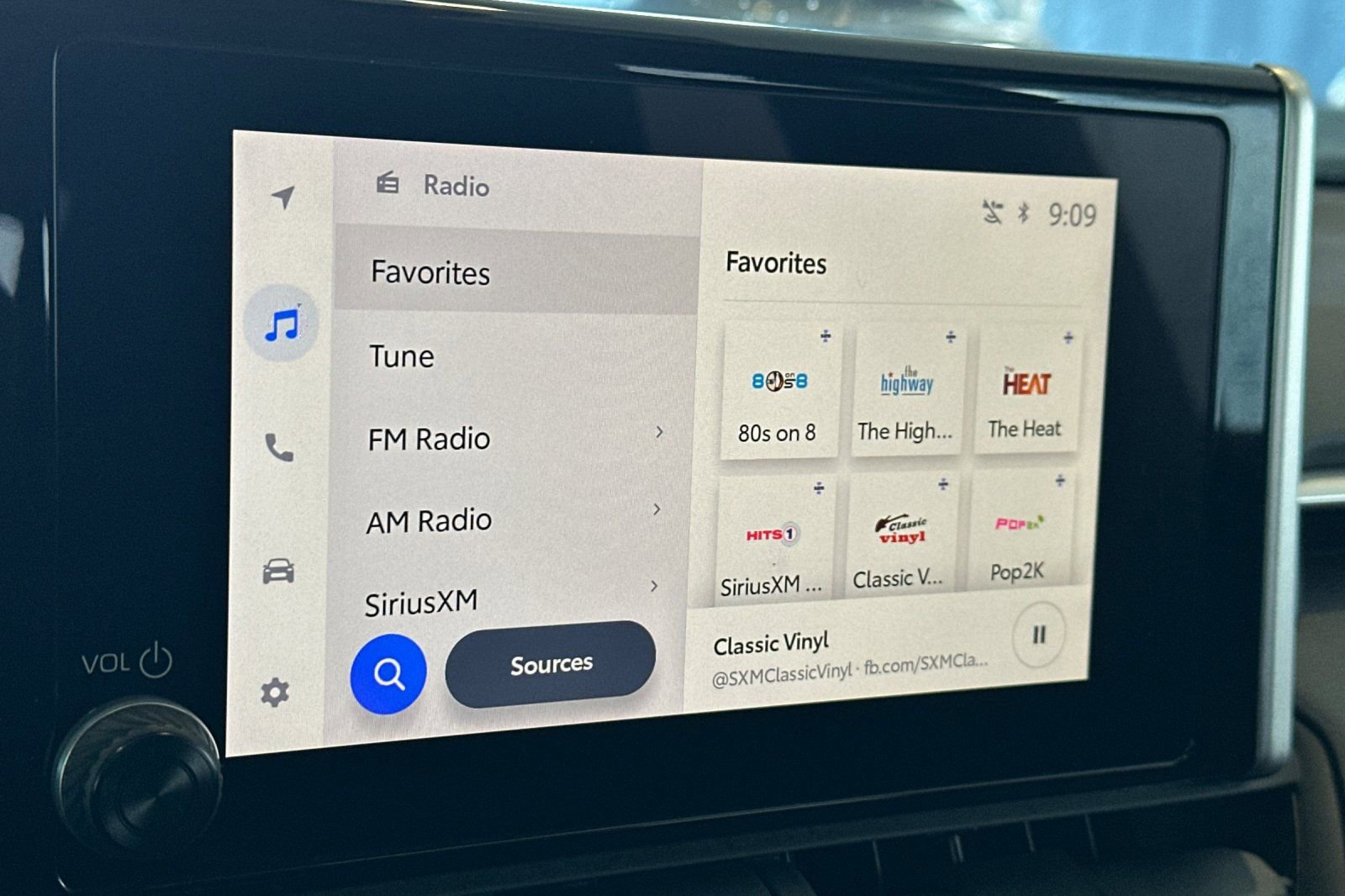 Used 2025 Toyota RAV4 LE image 27