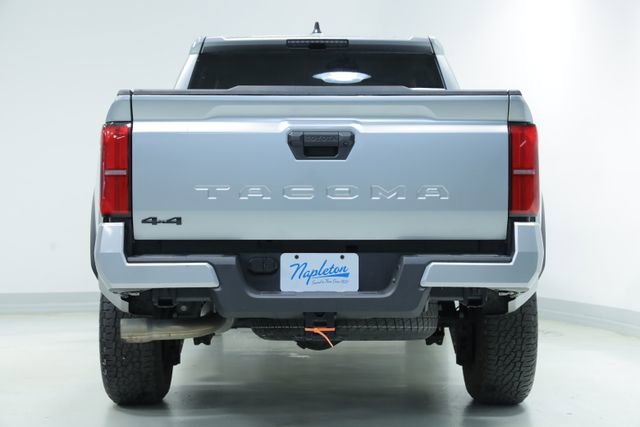Used 2025 Toyota Tacoma TRD Off-Road AWD/4WD image 7
