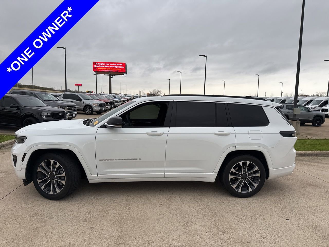 Used 2024 Jeep Grand Cherokee L Overland w/ Rear Seat Video Group I image 3