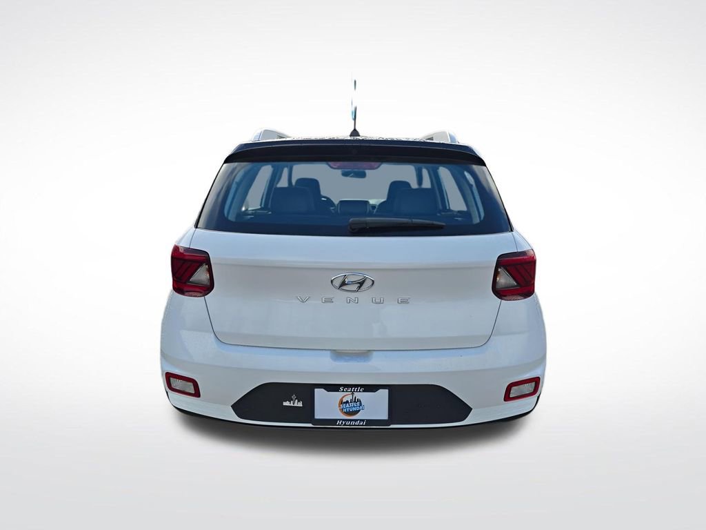 Used 2023 Hyundai Venue Limited image 4
