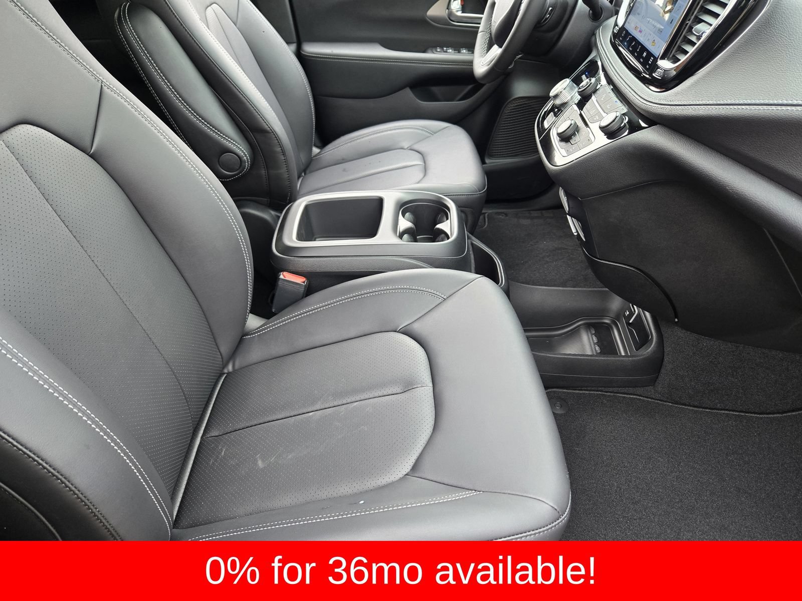 New 2026 Chrysler Pacifica Select AWD/4WD image 14