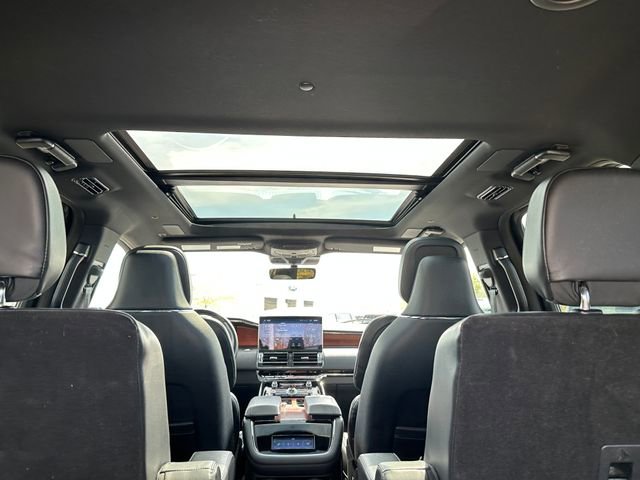 Used 2022 Lincoln Navigator Reserve image 13