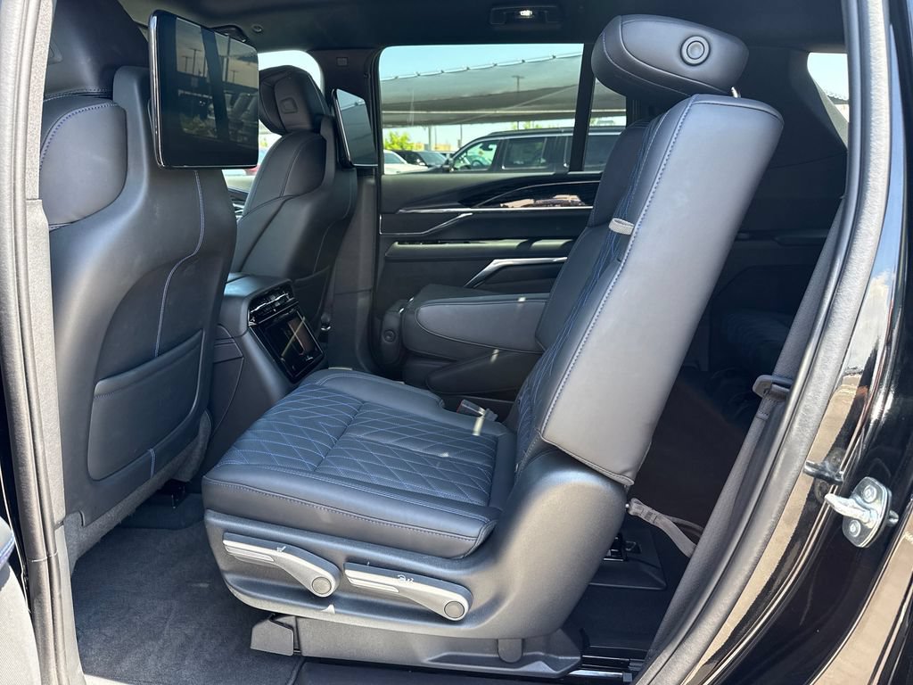 Used 2026 Cadillac Escalade IQL Sport 1 AWD/4WD image 27