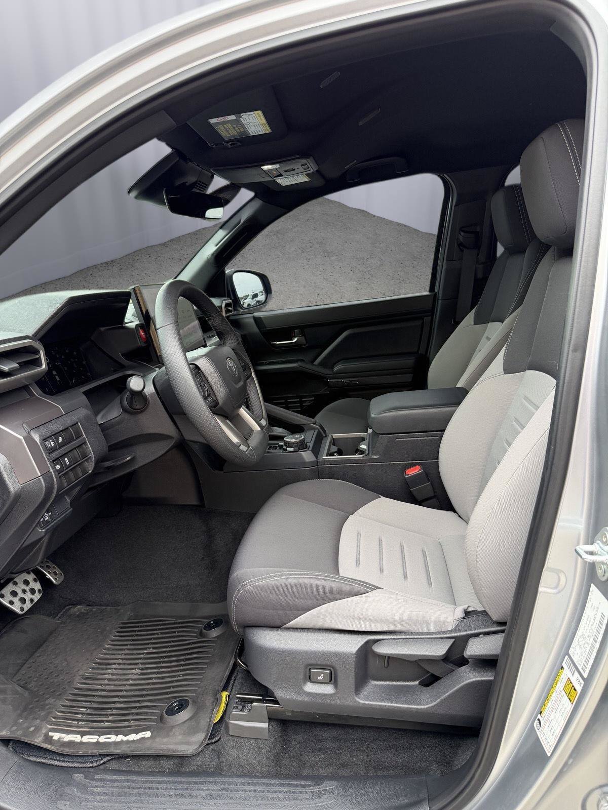 Used 2025 Toyota Tacoma TRD Sport AWD/4WD image 17