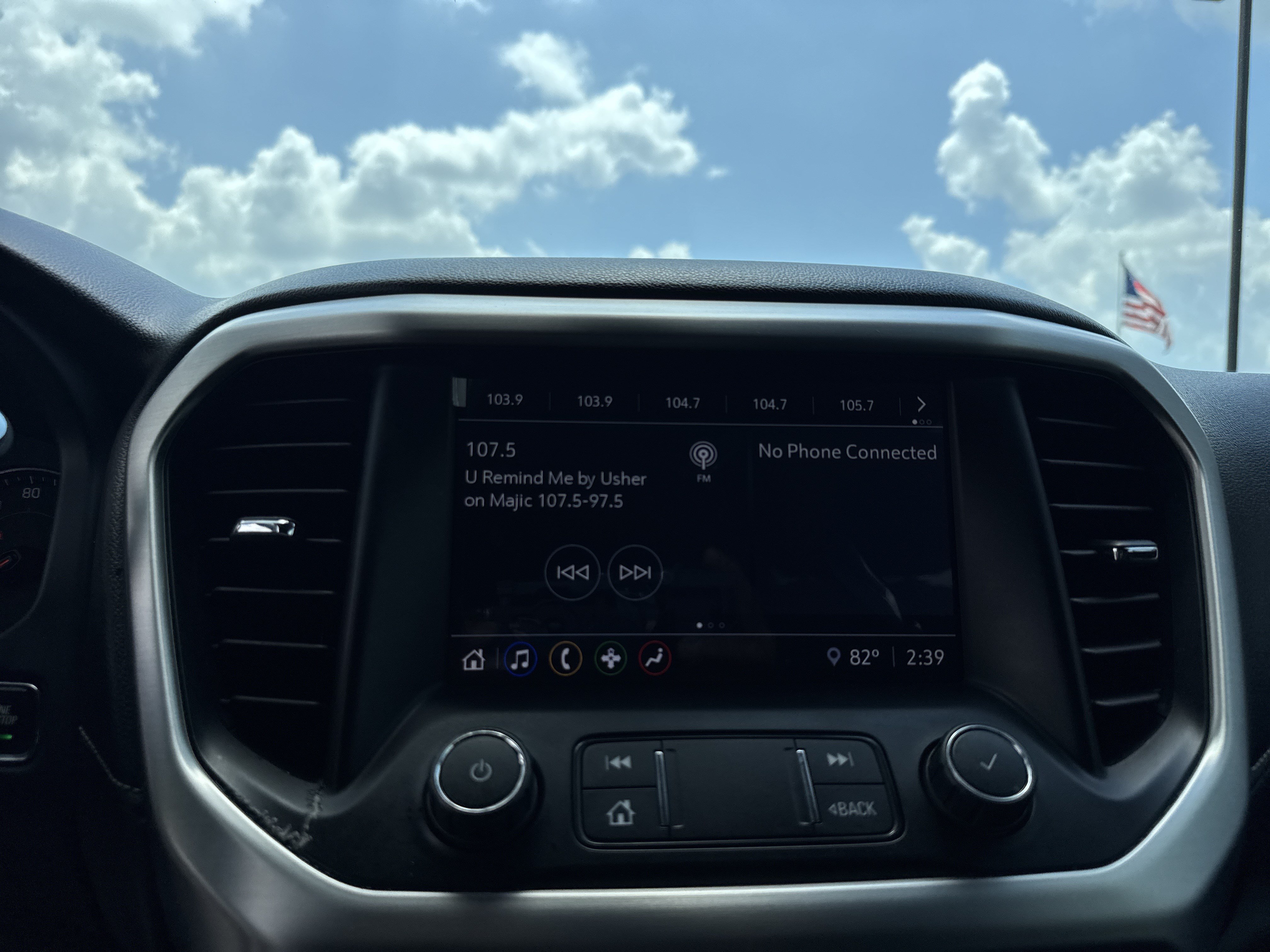 Used 2020 GMC Acadia SLE FWD image 22