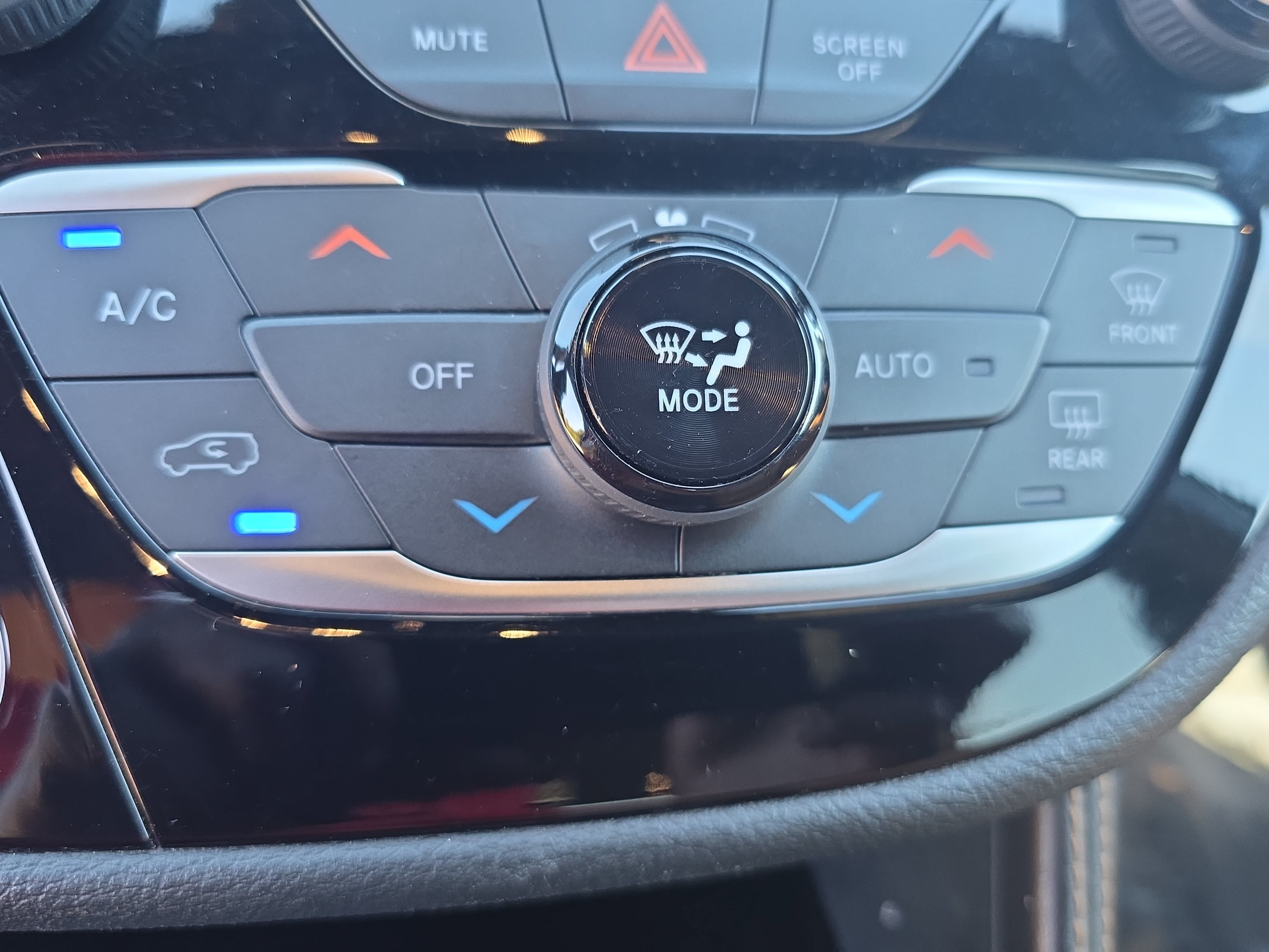 Used 2021 Chrysler Pacifica Pinnacle FWD image 22