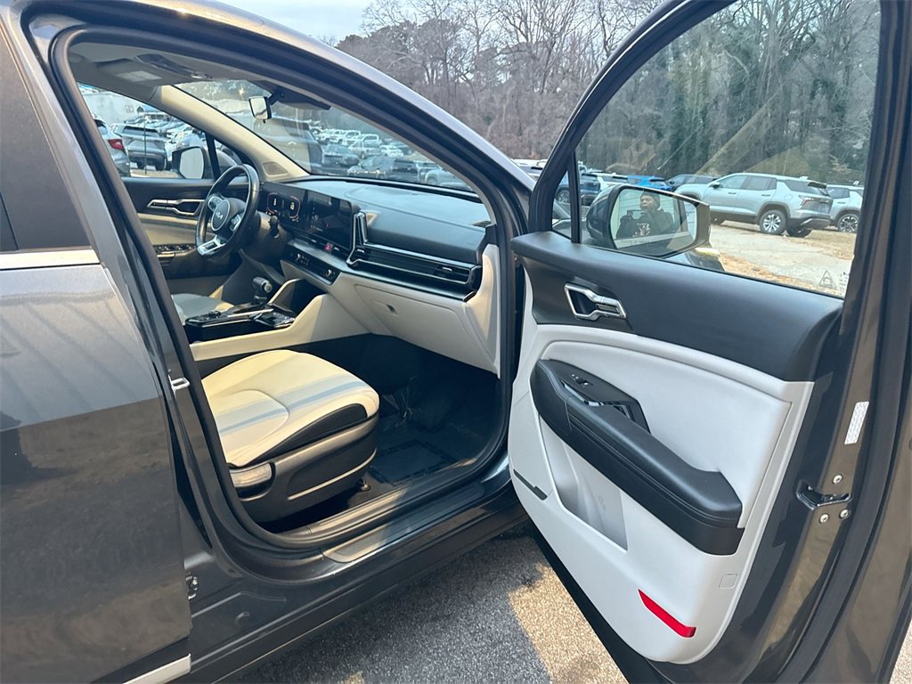 Used 2023 Kia Sportage EX image 30