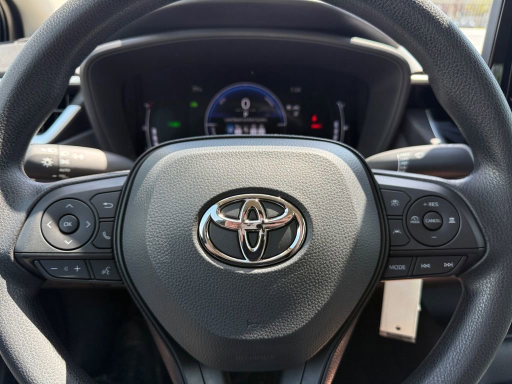 Certified 2026 Toyota Corolla LE FWD image 32