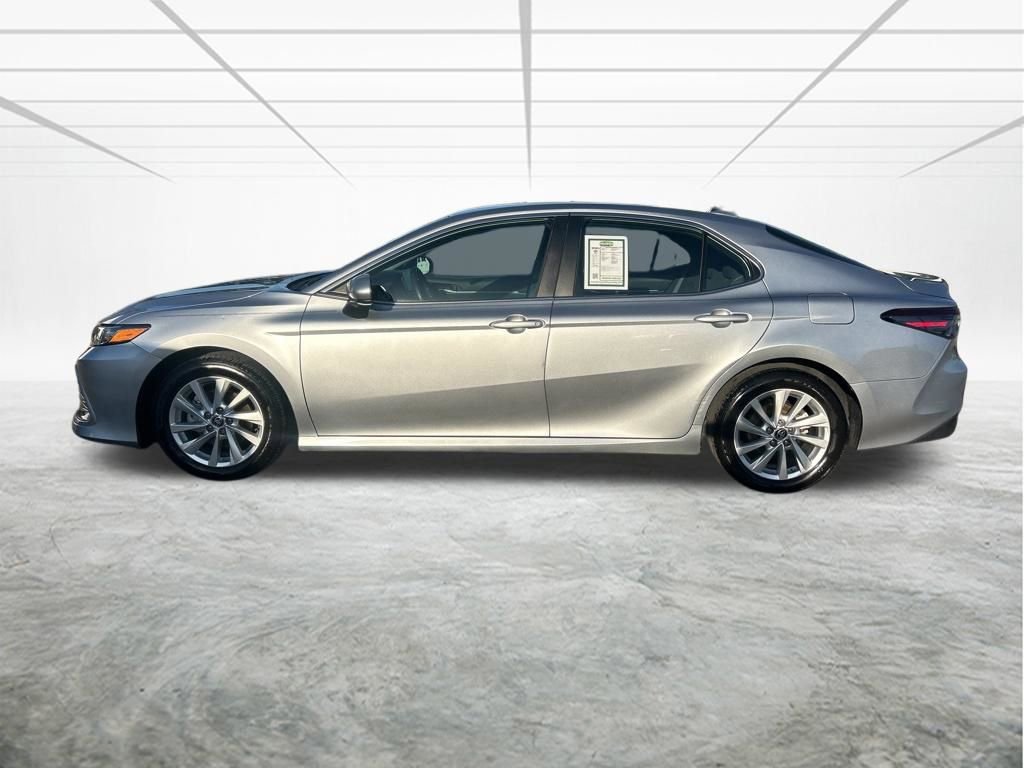 Used 2024 Toyota Camry LE image 7