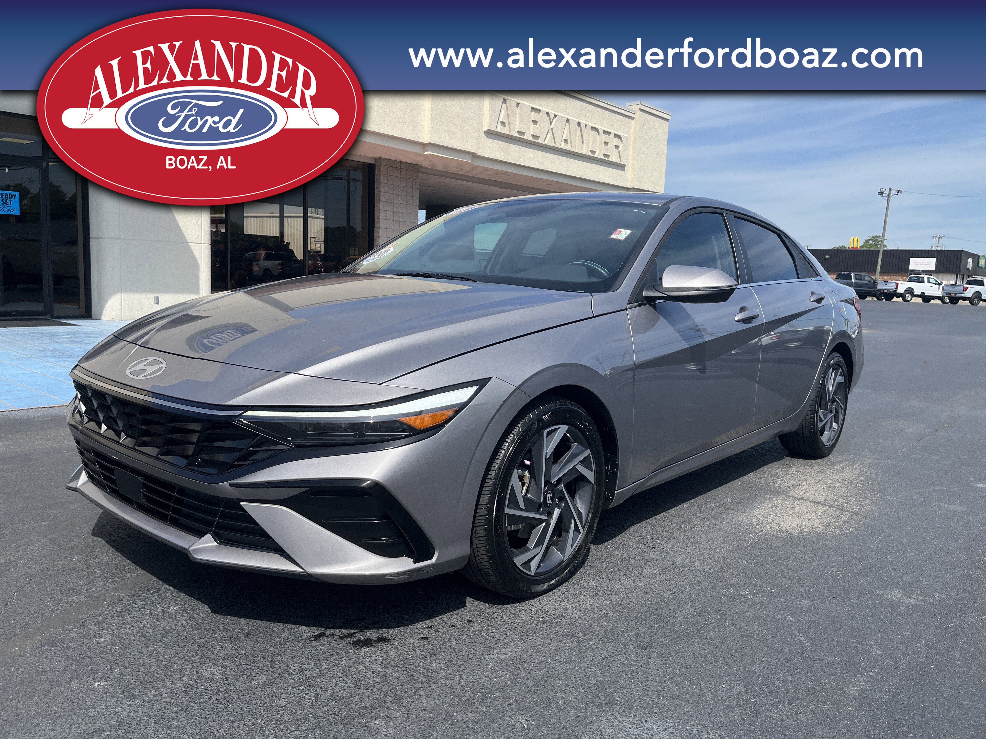 Used 2025 Hyundai Elantra Limited FWD image 1