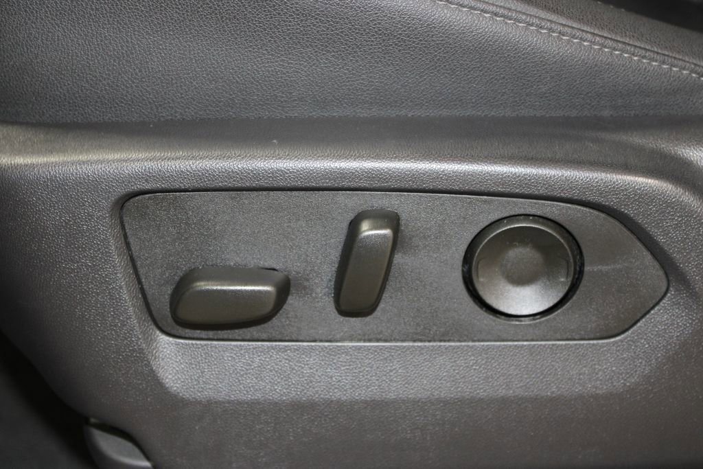 Used 2025 GMC Sierra 1500 SLT image 18