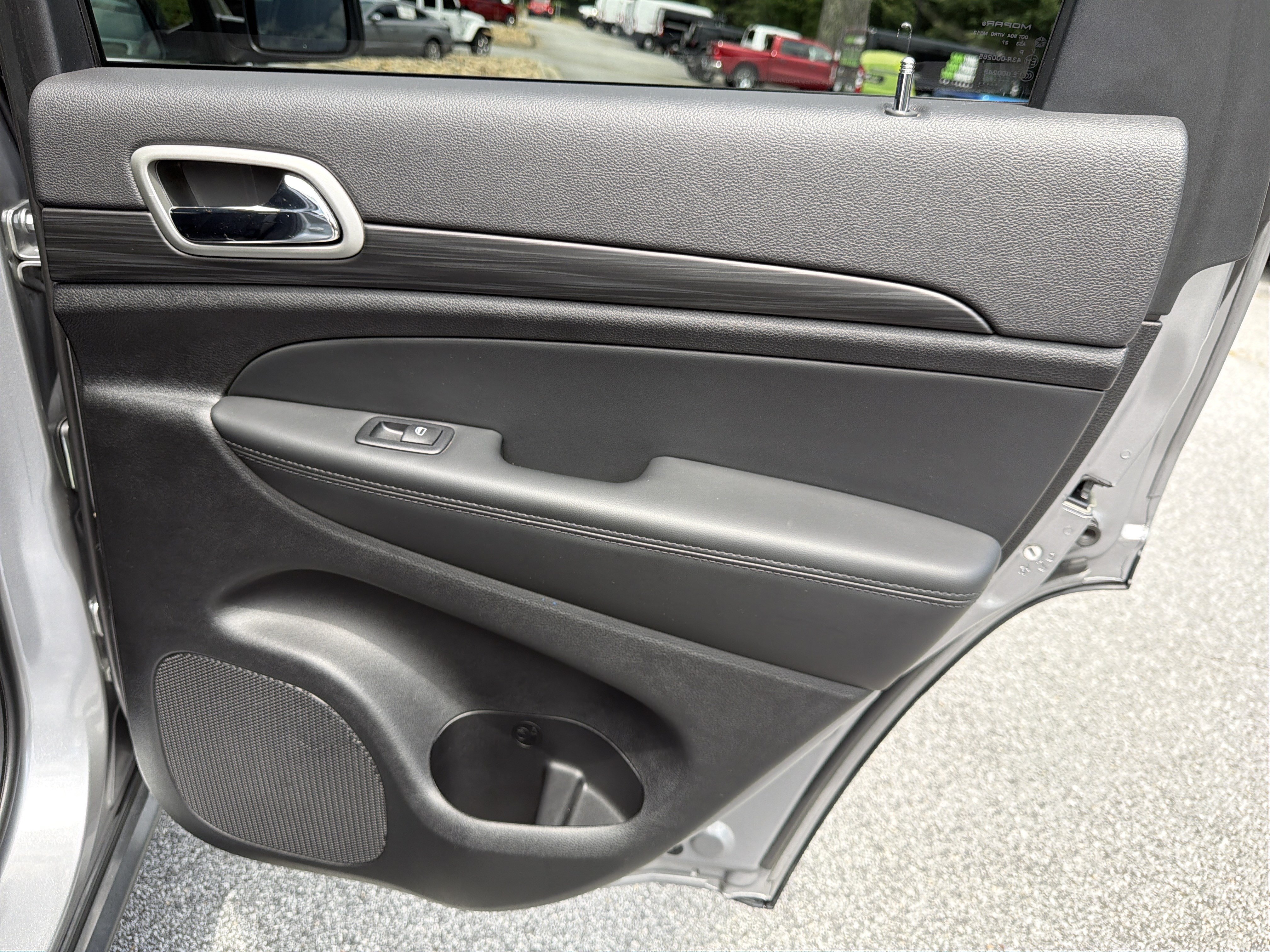 Used 2021 Jeep Grand Cherokee Laredo RWD image 19