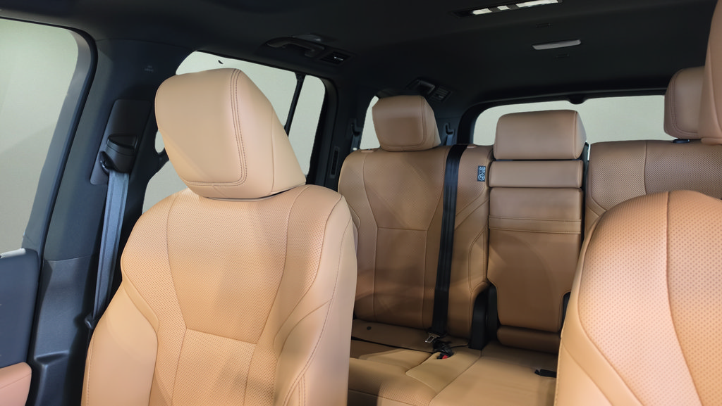 New 2026 Lexus LX 600 4WD w/ Accessory Package (2T) image 16