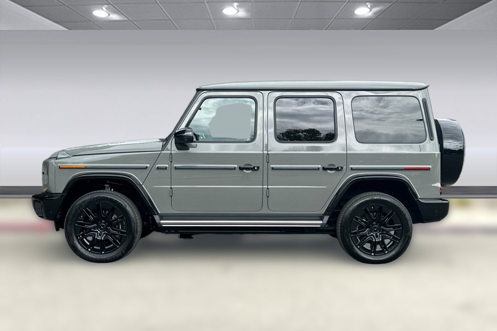 New 2027 Mercedes-Benz G 580 e image 2