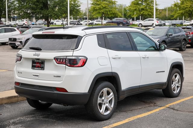 Used 2023 Jeep Compass Latitude w/ Convenience Group AWD/4WD image 35