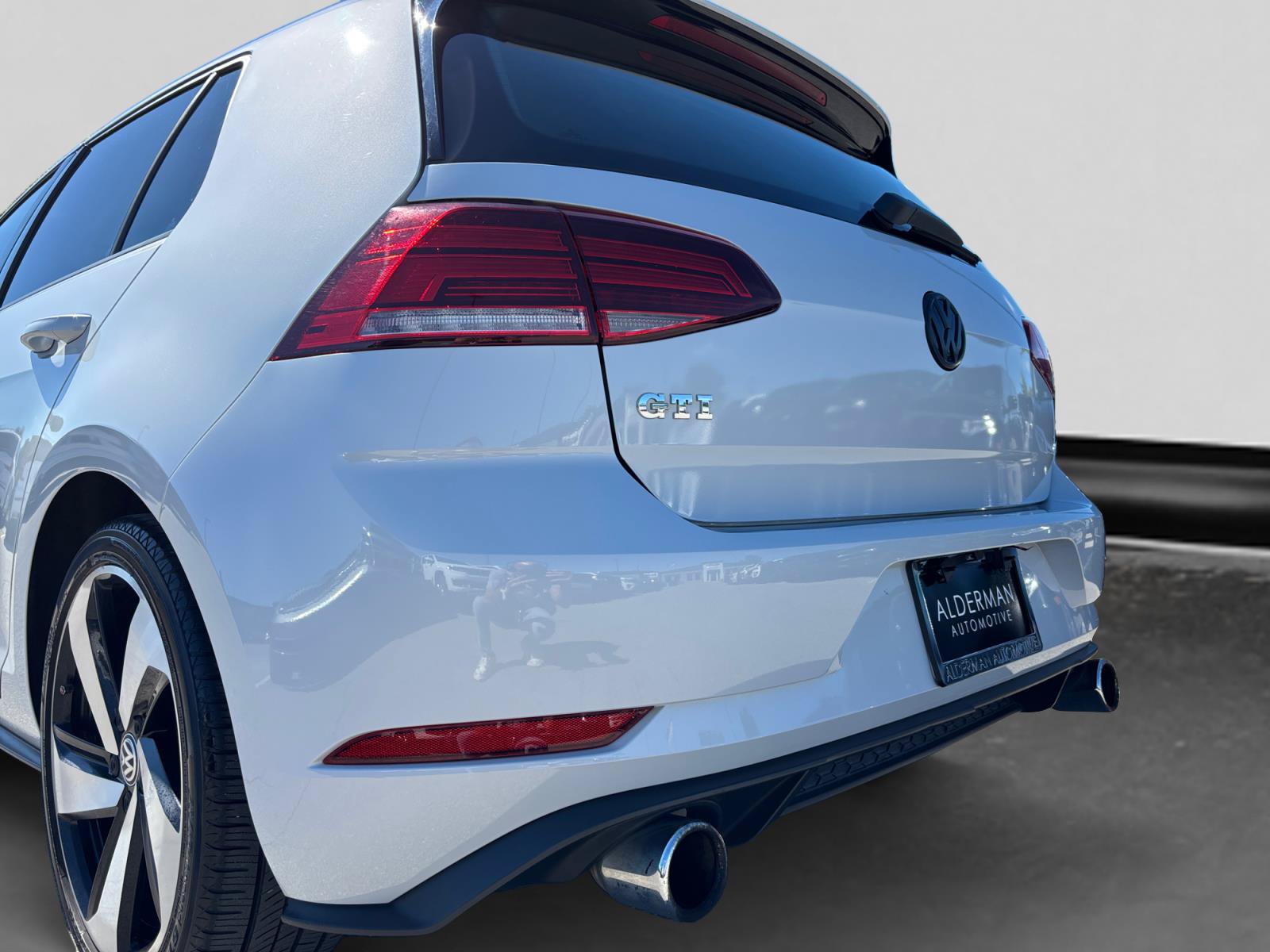 Used 2018 Volkswagen GTI SE w/ SE Leather Package FWD image 55
