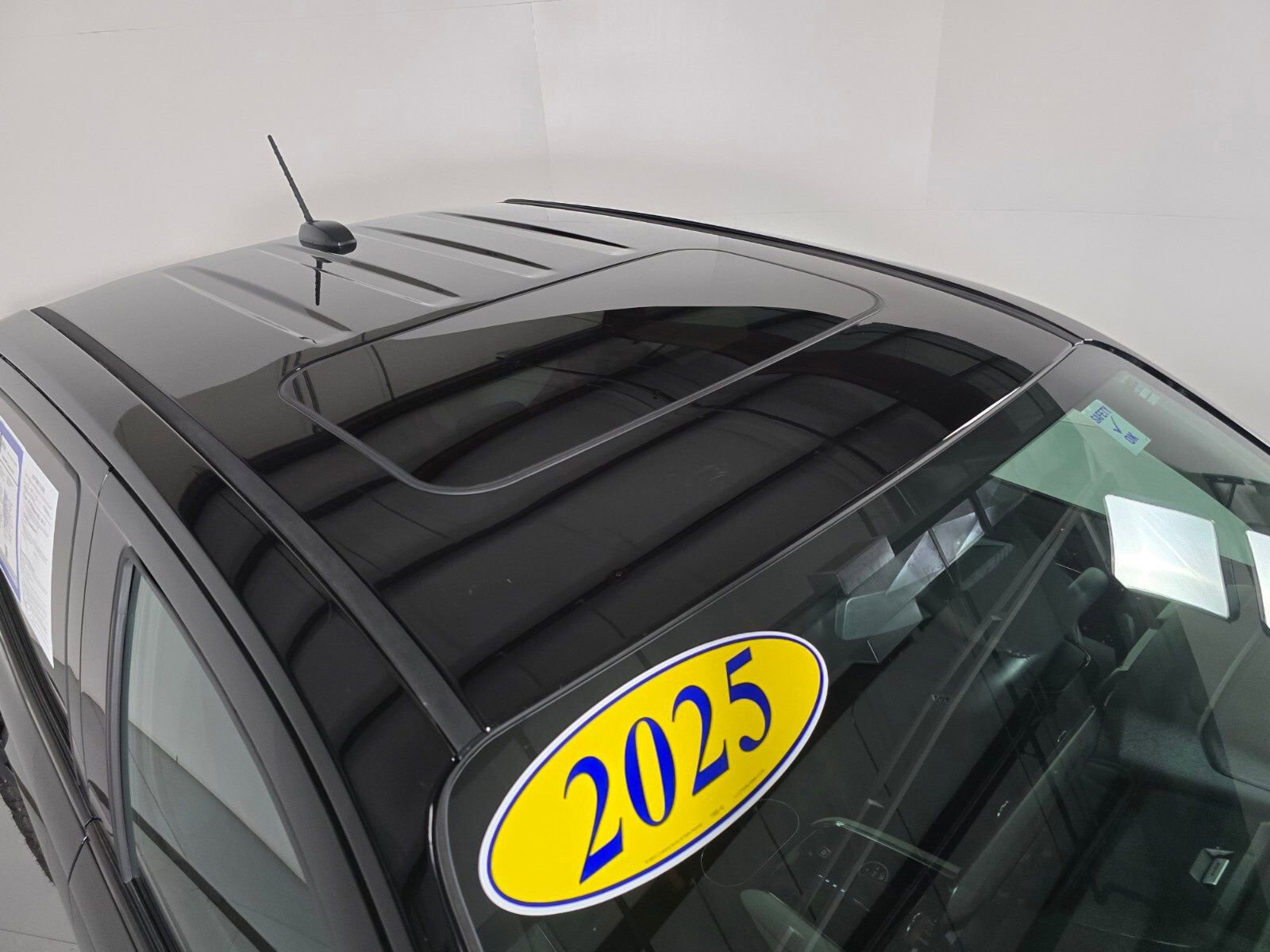 Used 2025 GMC Canyon AT4 w/ AT4X Package image 13