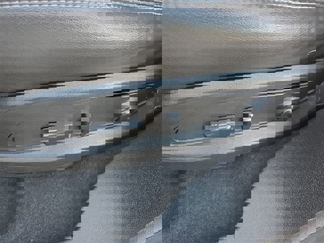 Certified 2016 GMC Acadia SLT w/ Open Road Package image 14