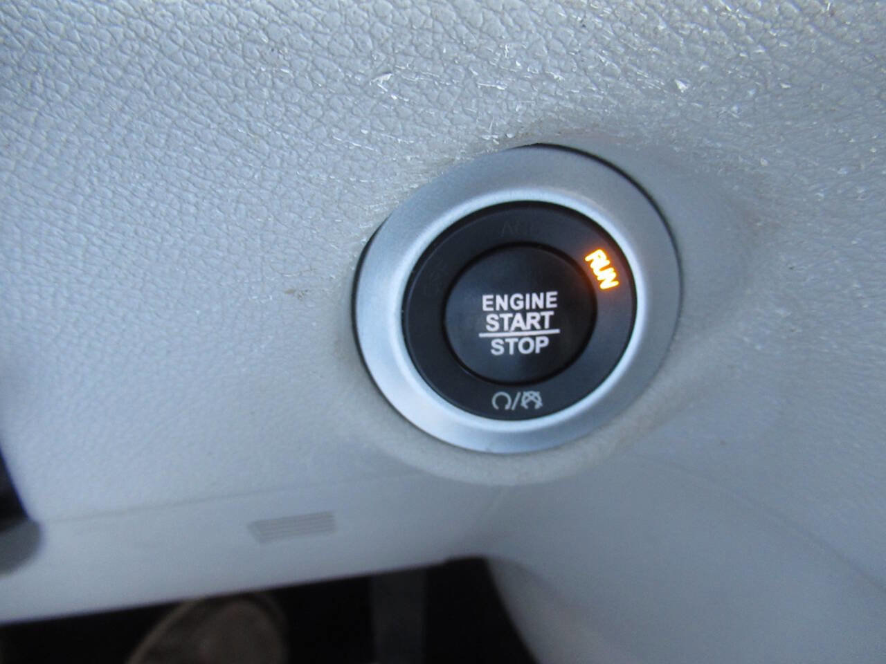 Used 2020 Chrysler Voyager Lxi image 25