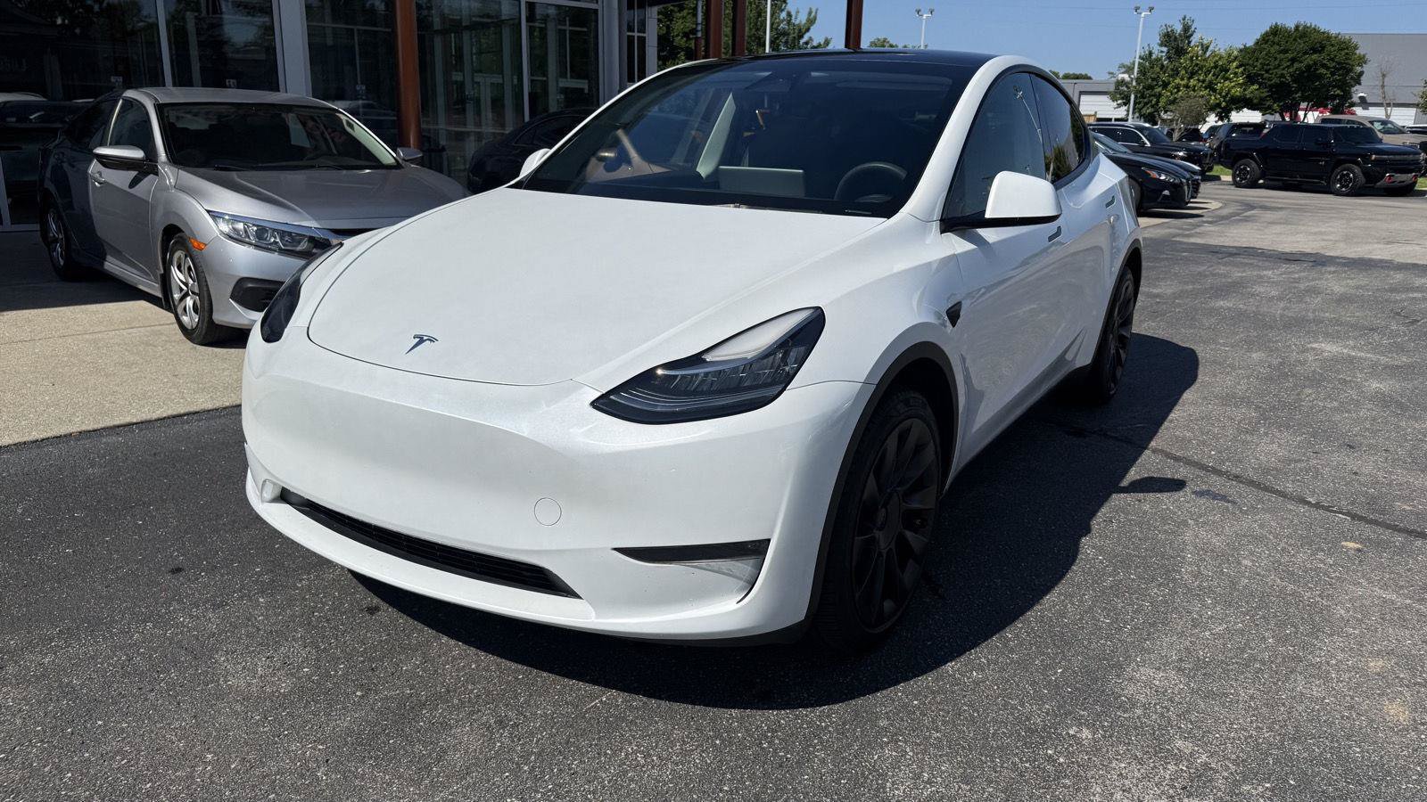 Used 2023 Tesla Model Y Long Range AWD/4WD image 3