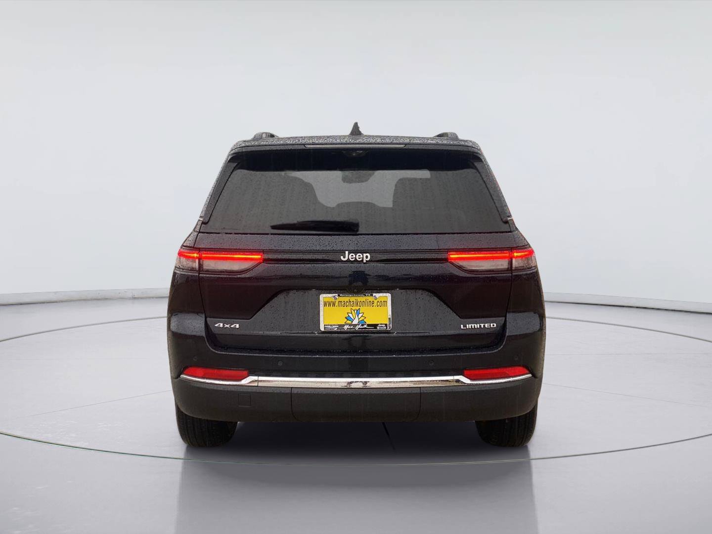 Used 2024 Jeep Grand Cherokee Limited w/ Luxury Tech Group II AWD/4WD image 4