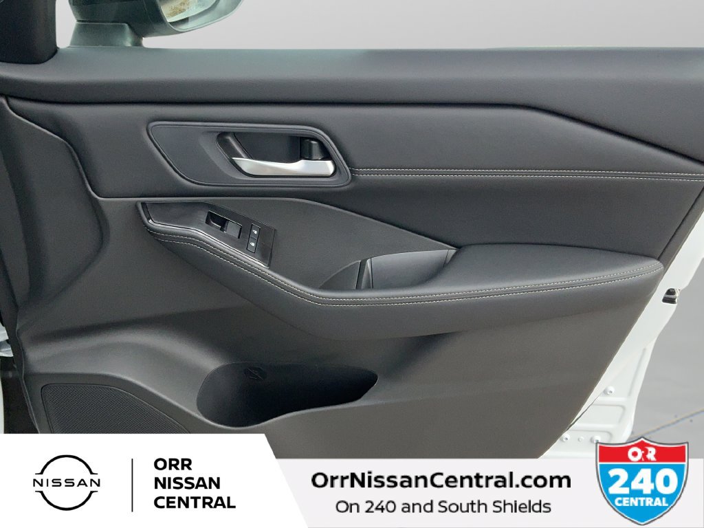 New 2027 Nissan Rogue Dark Armor FWD image 10