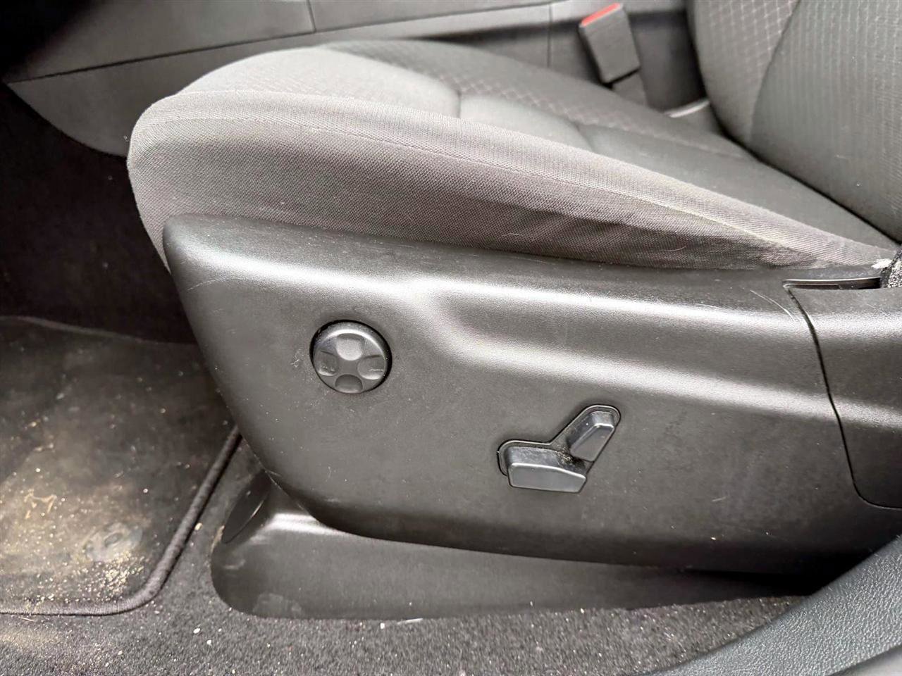 Used 2019 Jeep Grand Cherokee Laredo image 15