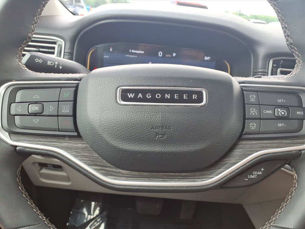 Used 2024 Jeep Wagoneer L Series II w/ Flexible Seating Group AWD/4WD image 13