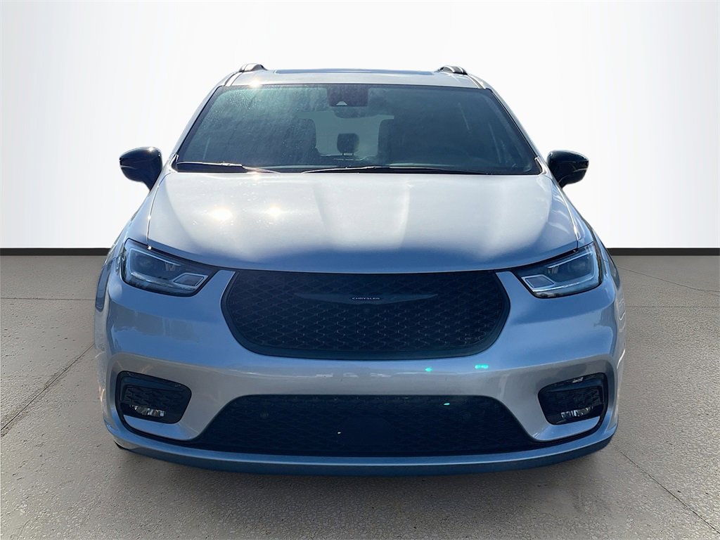 Certified 2024 Chrysler Pacifica Premium image 2