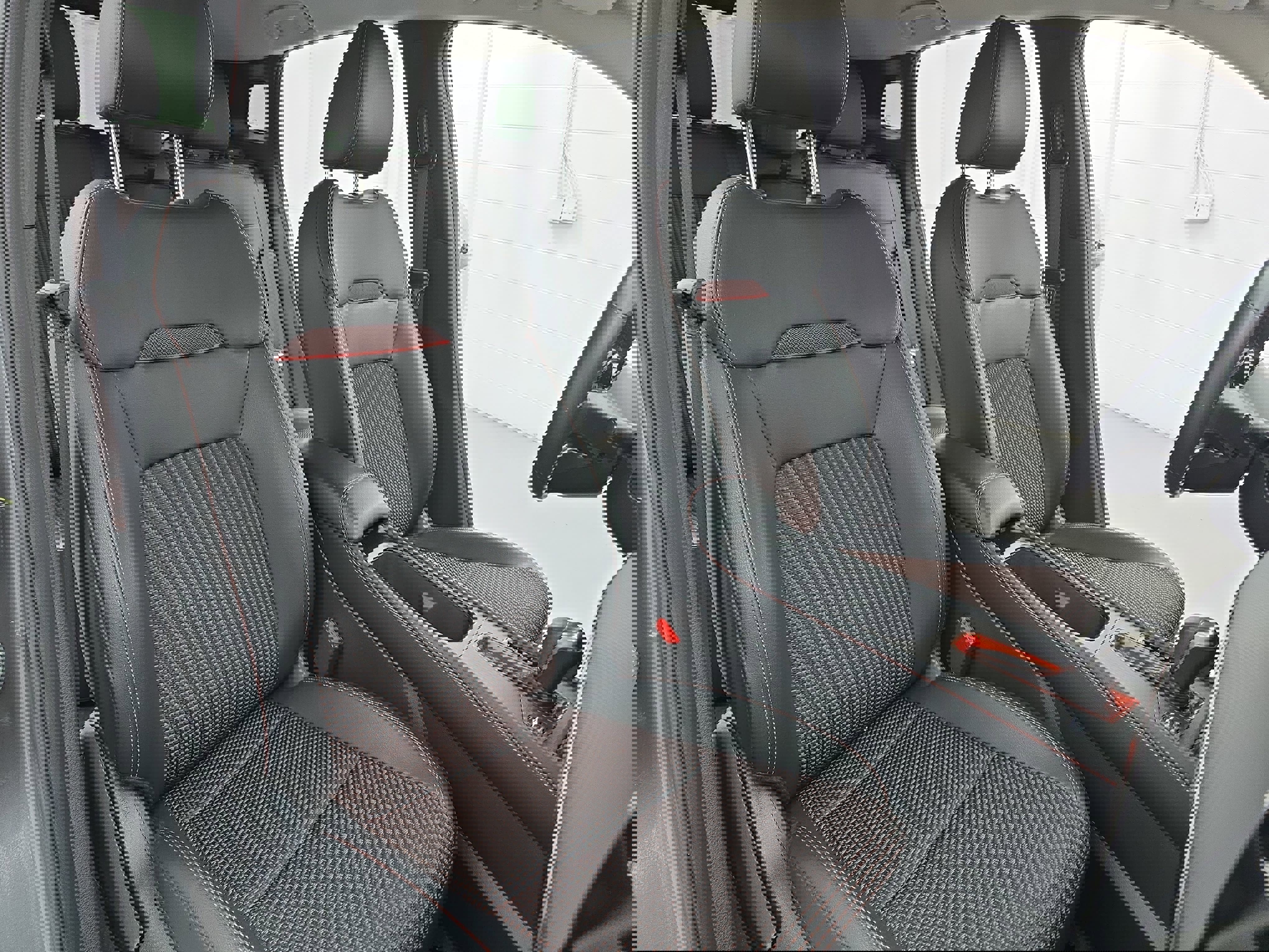 Certified 2025 Nissan Kicks SR image 10