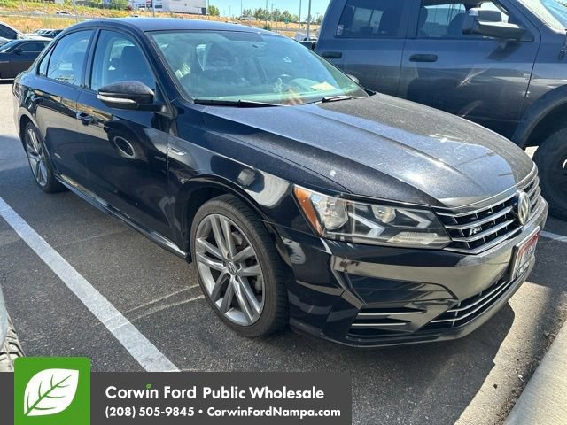 Used 2018 Volkswagen Passat 2.0T R-Line FWD image 3