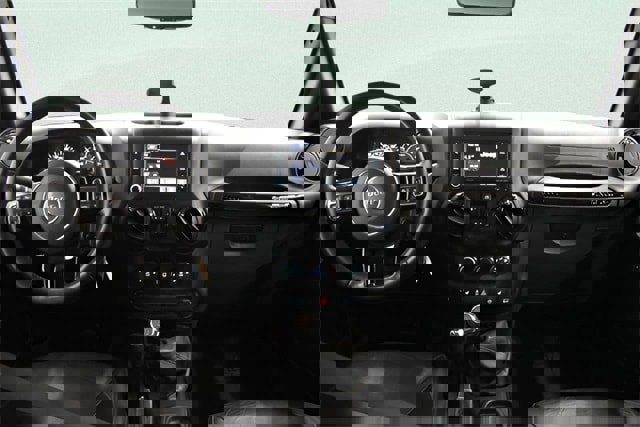 Used 2017 Jeep Wrangler Unlimited Sahara image 5