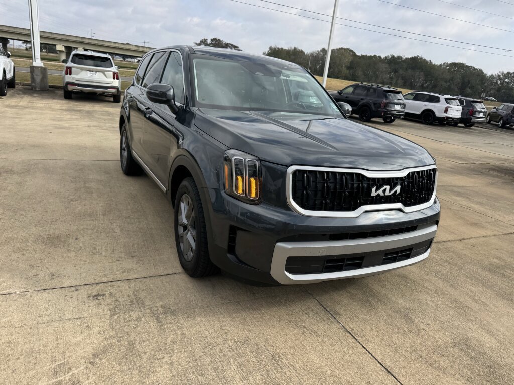 Used 2024 Kia Telluride LX image 7