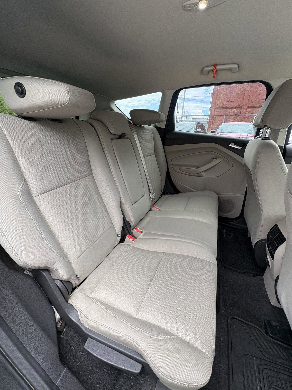 Used 2017 Ford Escape SE AWD/4WD image 13