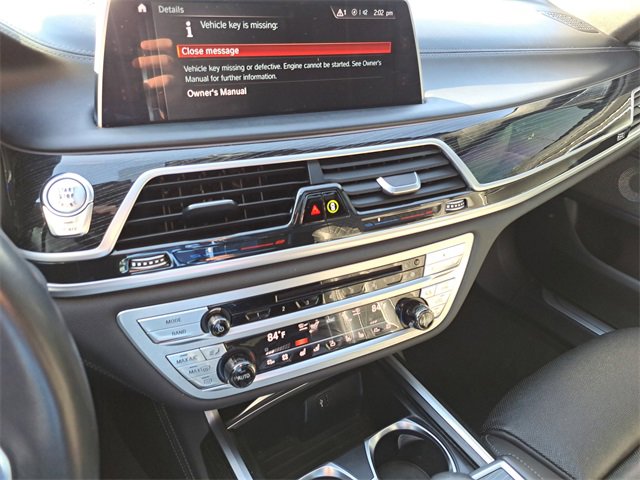 Used 2019 BMW 750i image 13