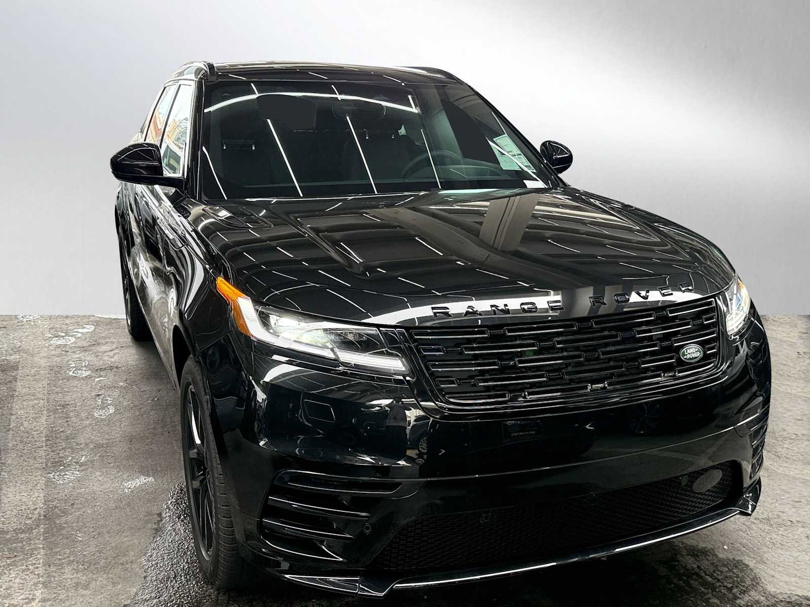 New 2024 Land Rover Range Rover Velar Dynamic SE