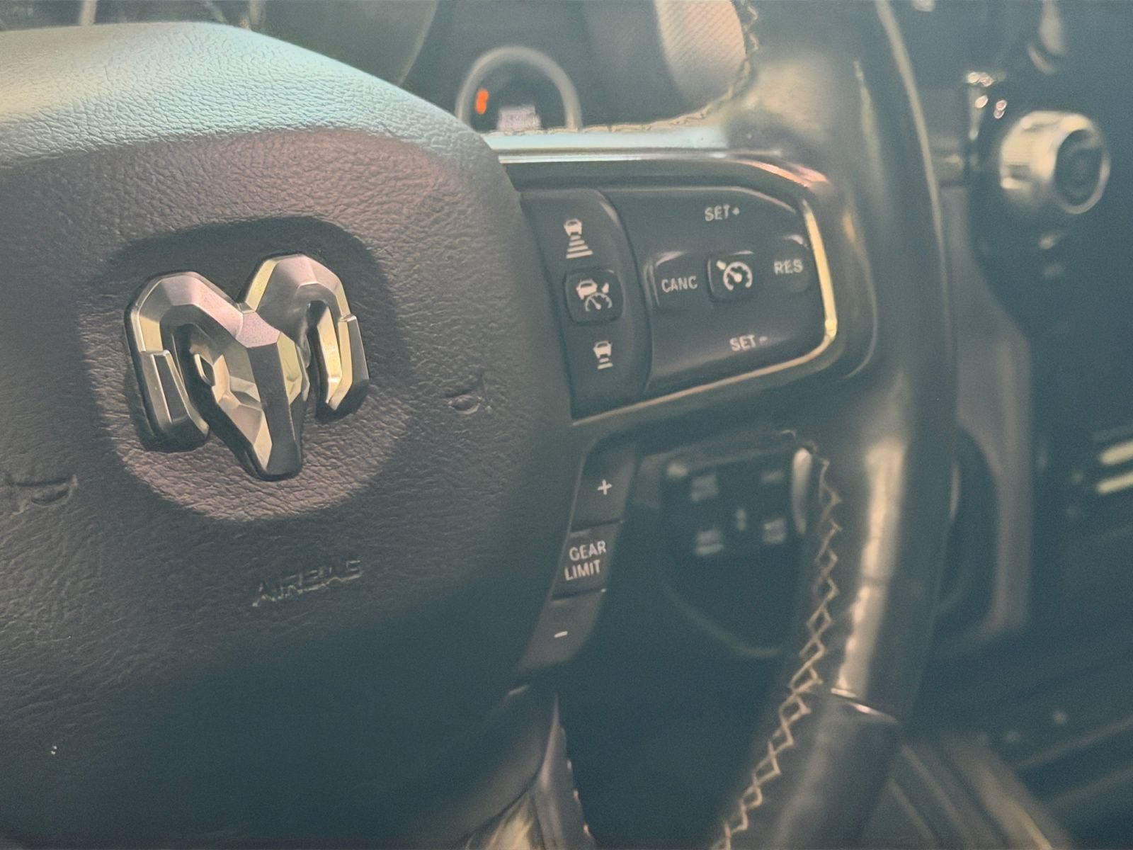 Used 2019 RAM 1500 Limited AWD/4WD image 25