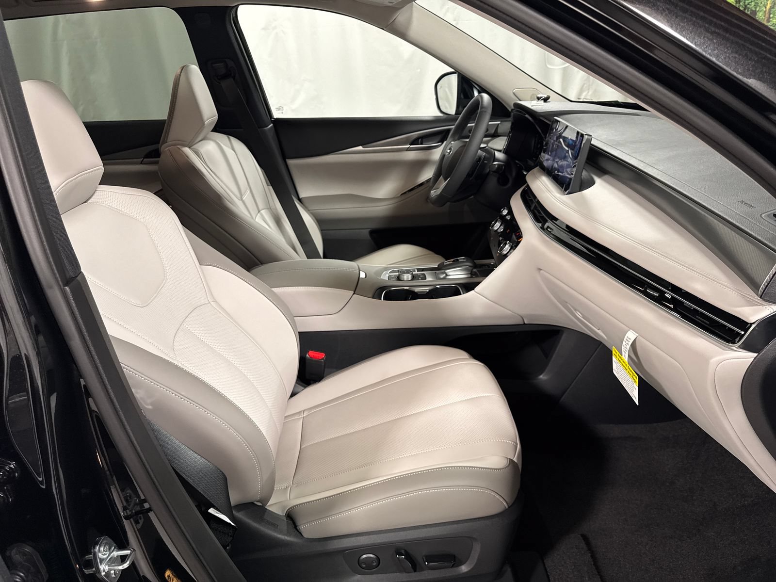 New 2027 INFINITI QX60 Luxe w/ Cargo Package AWD/4WD image 34