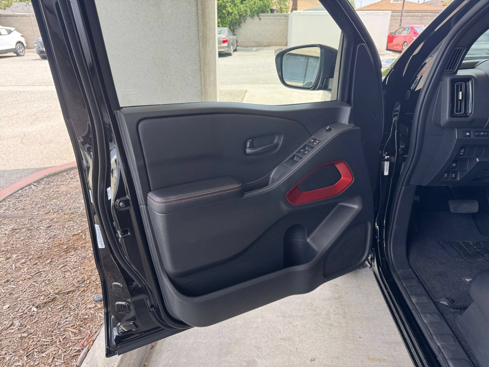 Used 2026 Nissan Frontier PRO-4X AWD/4WD image 18