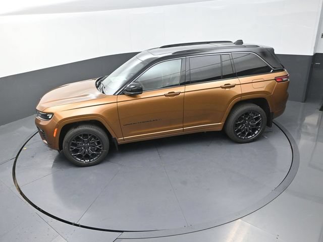 New 2026 Jeep Grand Cherokee Summit w/ Obsidian Package AWD/4WD image 14