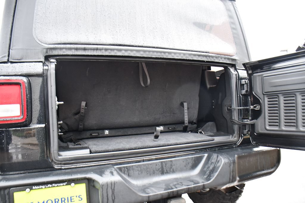 Used 2021 Jeep Wrangler Sport AWD/4WD image 18
