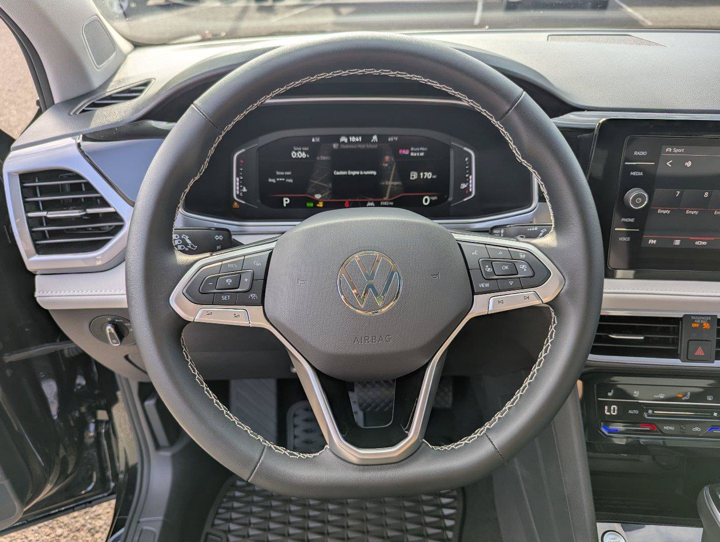 Used 2025 Volkswagen Taos SEL AWD/4WD image 13