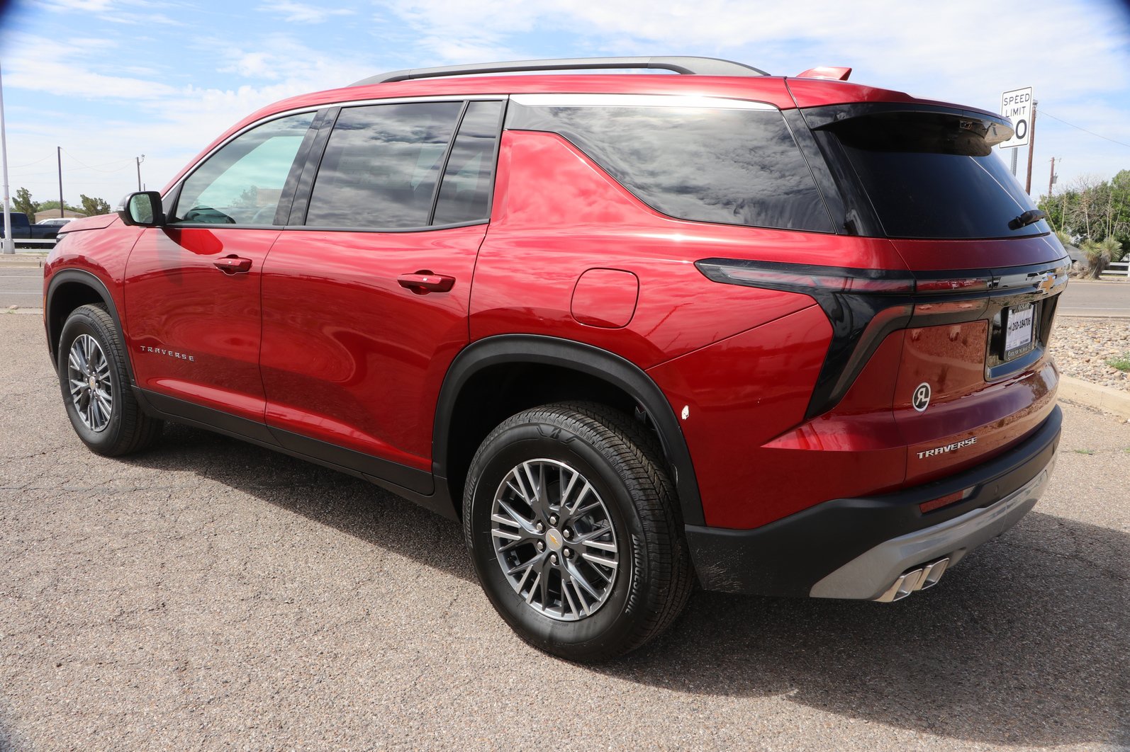 New 2026 Chevrolet Traverse LT w/ Driver Confidence Package FWD image 5