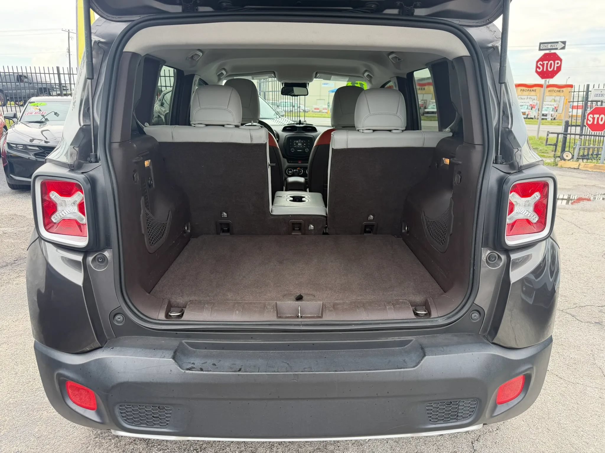 Used 2017 Jeep Renegade Limited FWD image 14