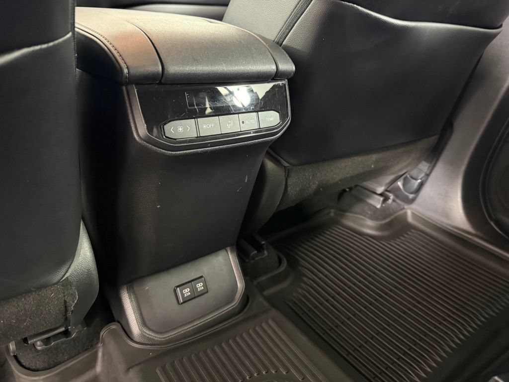 Used 2021 Toyota Highlander XSE AWD/4WD image 37