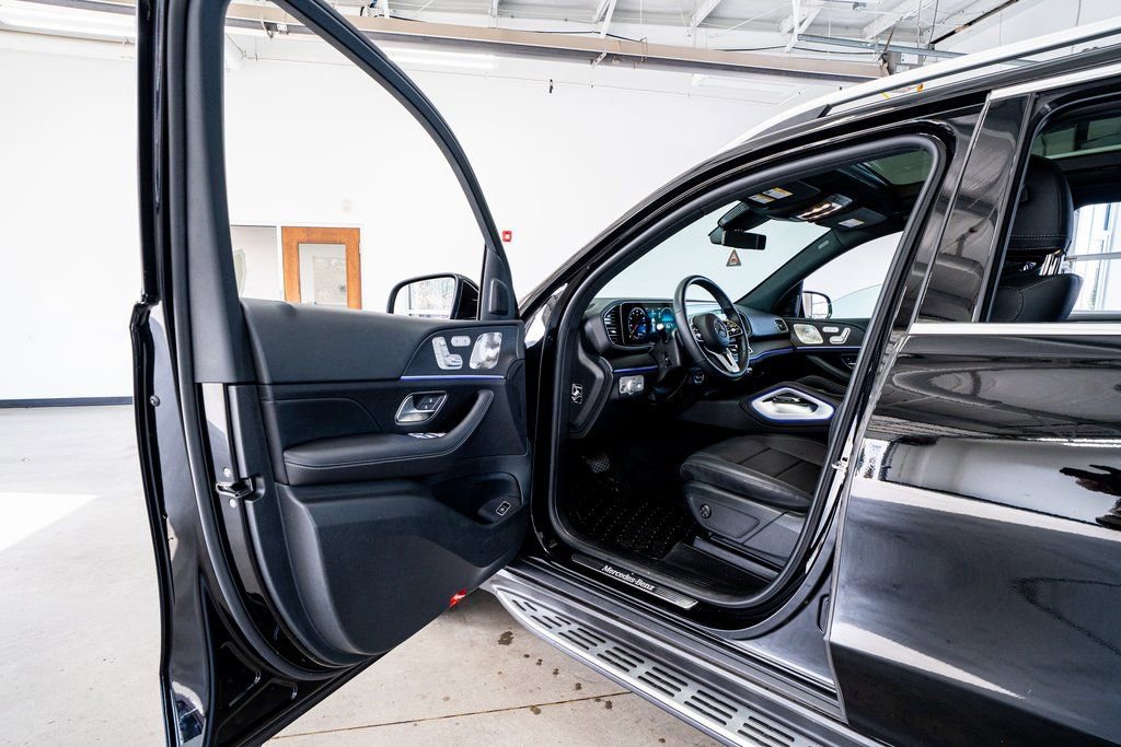 Used 2023 Mercedes-Benz GLE 350 4MATIC w/ AMG Line Exterior image 35