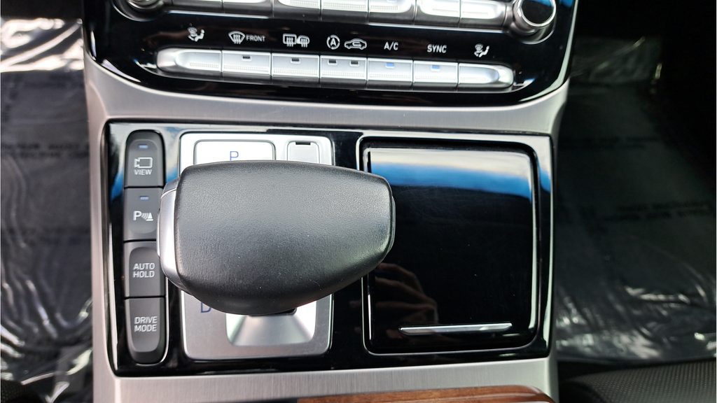Used 2019 Genesis G90 3.3T Premium RWD image 22